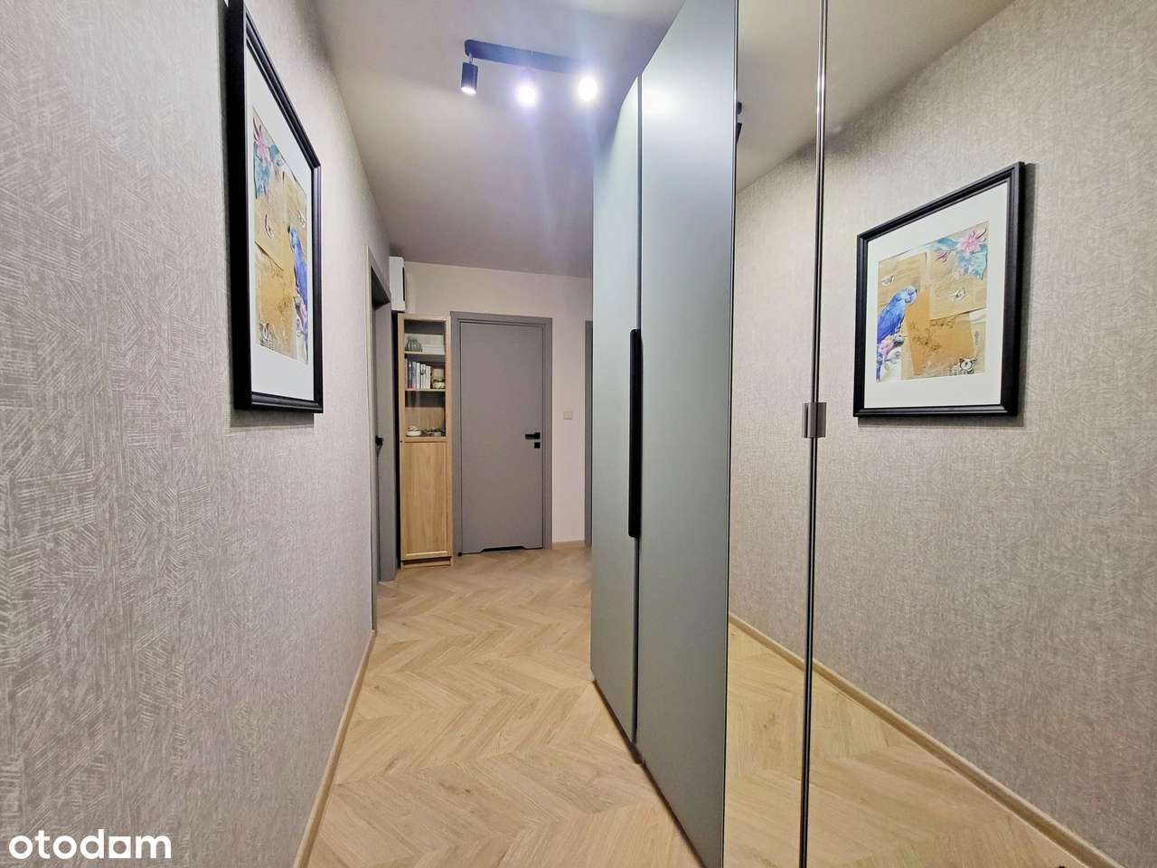 BEZ PROWIZJI! Wyremontowane 2 pokoje z oddzielną kuchnią i loggią-6