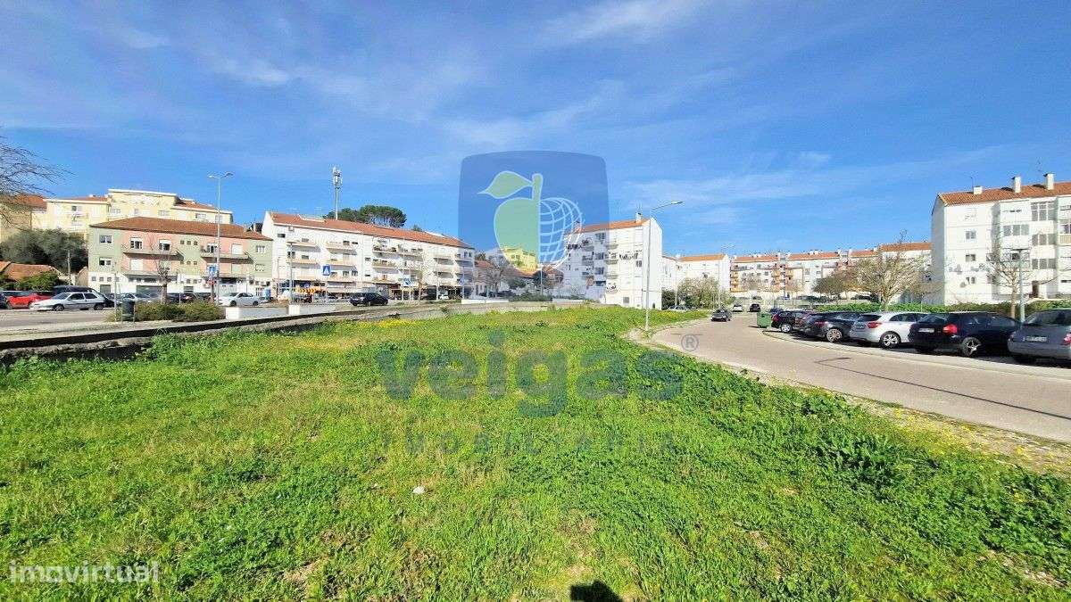 Lote para edífico com 5 pisos e 2 caves em Santarém com vista urbana-16