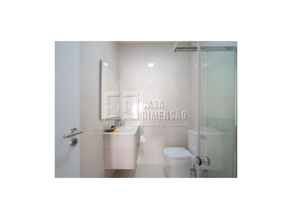 Apartamento de tipologia T2 com varanda, mobilado e equipado em Ben...-26