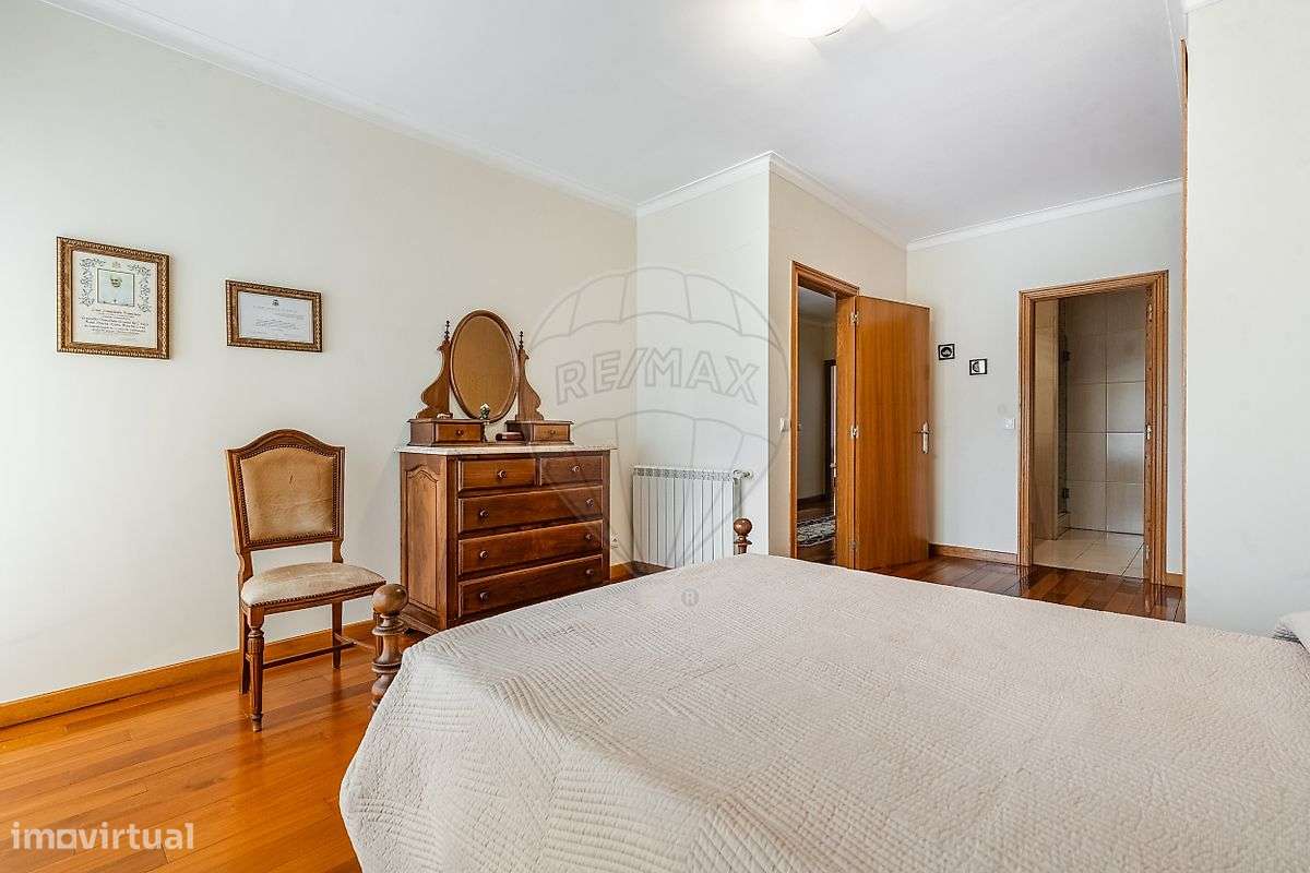 Moradia T5 para venda-23