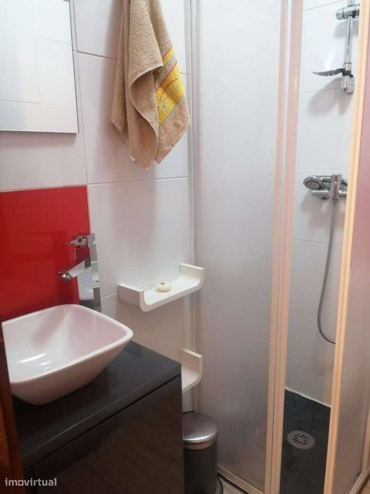 Quarto - localizado em Vila nova de gaia - Grande imagem: 4/8