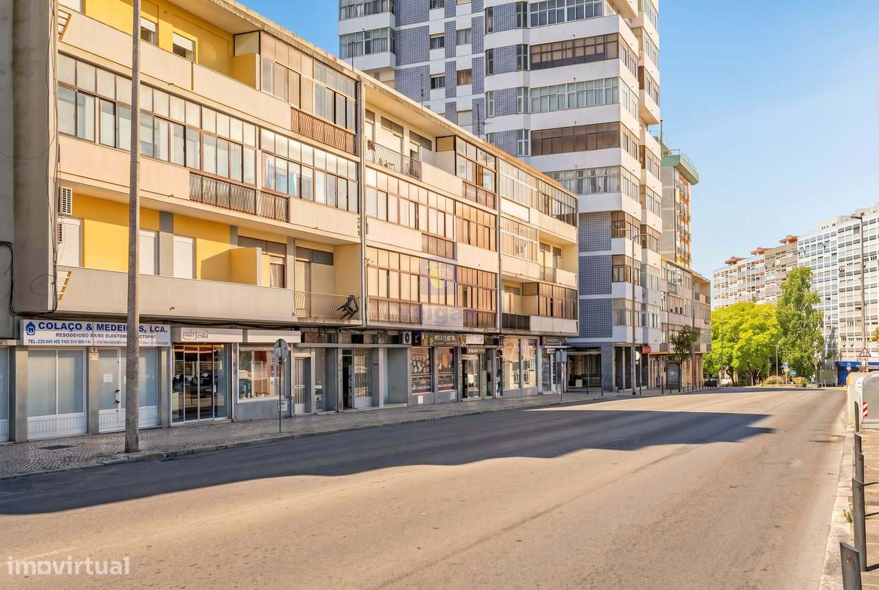 Apartamento T4 Remodelado – Conforto e Modernidade no Barreiro-27