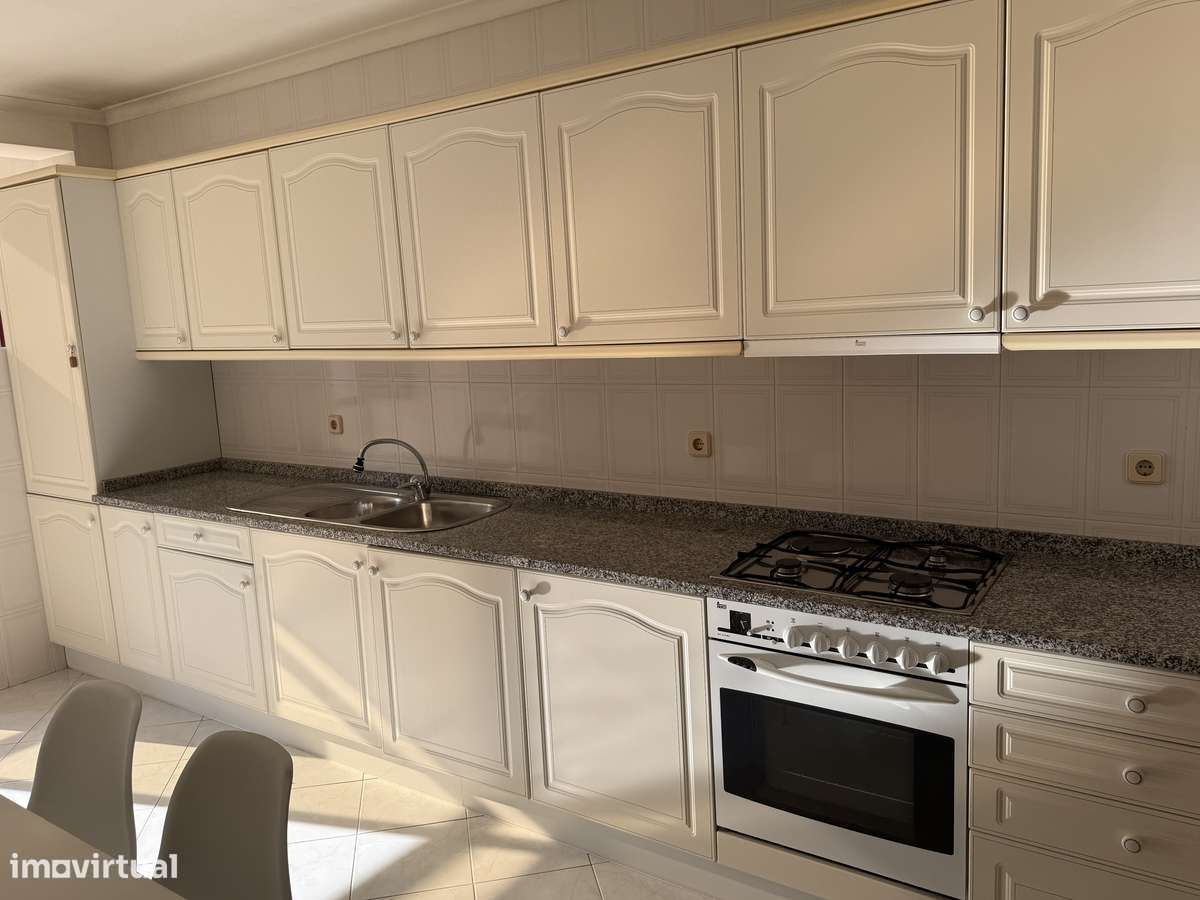 Excelente T1 Mobilado, com ótimas áreas e localização - Grande imagem: 4/15