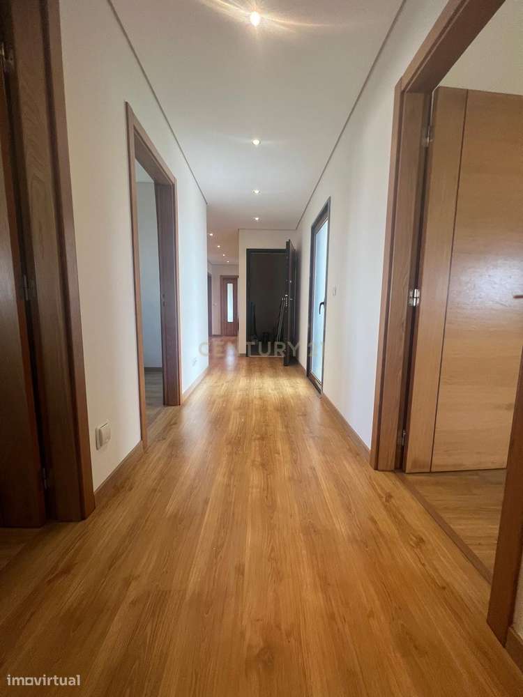 Penthouse T3 com Vista Deslumbrante para o Mar e o Castelo de Sesimbra - Grande imagem: 4/28