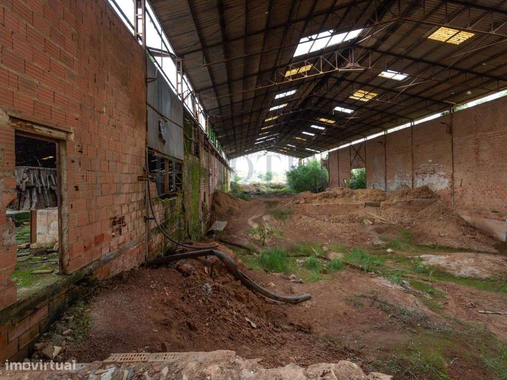 Terreno para Construção de 32.500 m² com Viabilidade Turística e In...-11