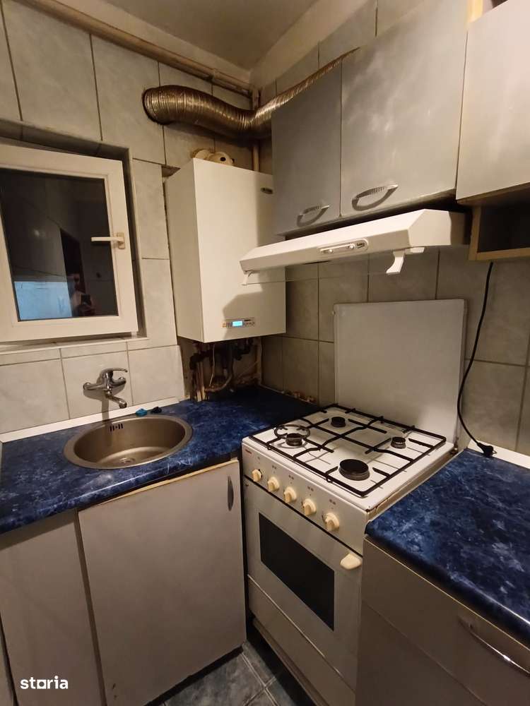 APARTAMENT 3 CAMERE CENTRALA PROPRIE METROU GORJULUI-7