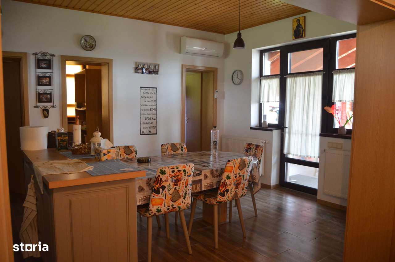 Valea Calugareasca-Radila-Casa de locuit deosebita - Imagine principală: 1/20