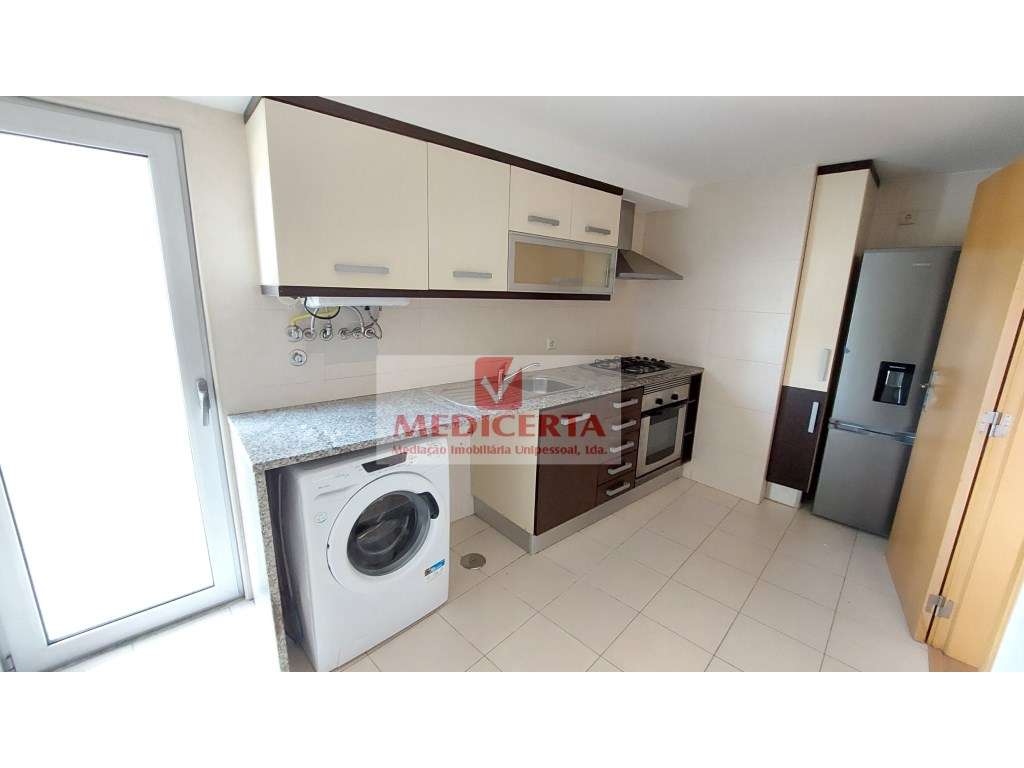 T2 boas áreas - parqueamento - Rinchoa - Ocupado - Grande imagem: 4/24