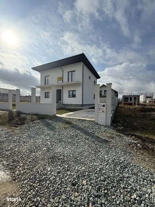 CASA AGIGEA | 4 CAMERE| ZONA LAC | - Imagine principală: 4/8