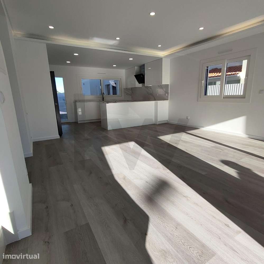 Moradia Isolada T4 com amplas áreas e construção de excelência, nova a - Grande imagem: 4/60