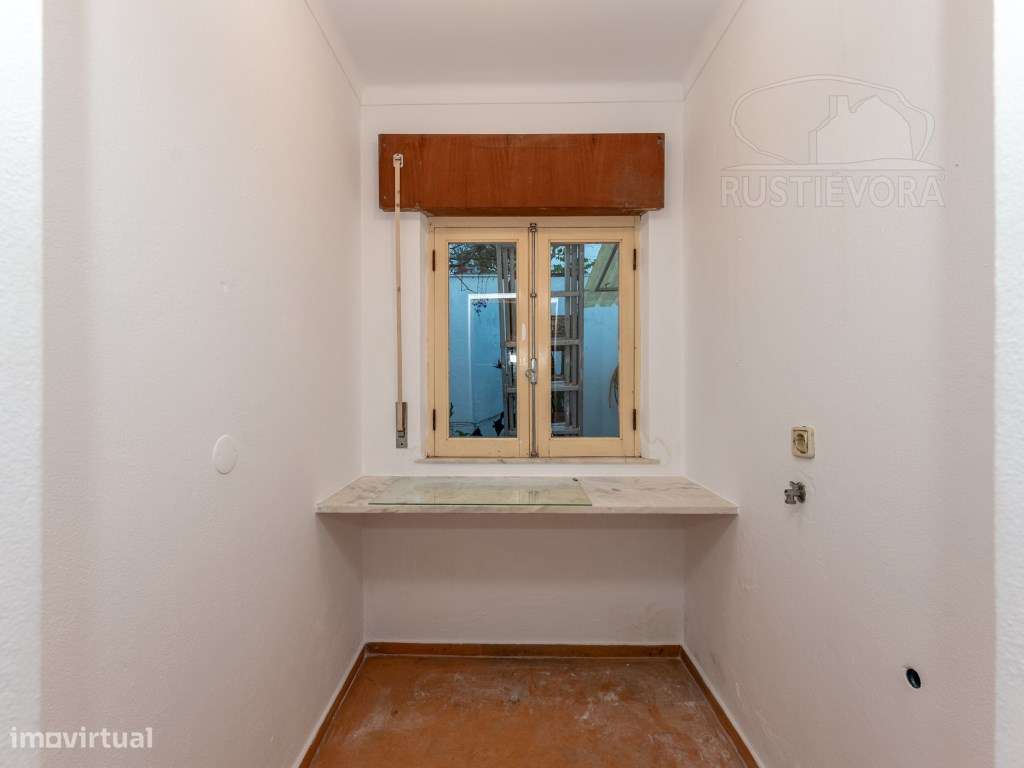 Moradia Unifamiliar T4 com quintal e terraço | Évora-9