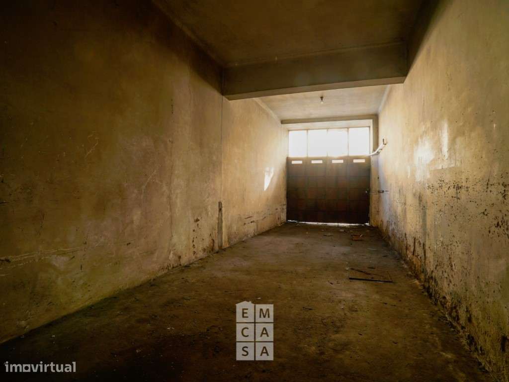 Prédio destinado a comércio, indústria e habitação para reconstruçã... - Grande imagem: 5/22