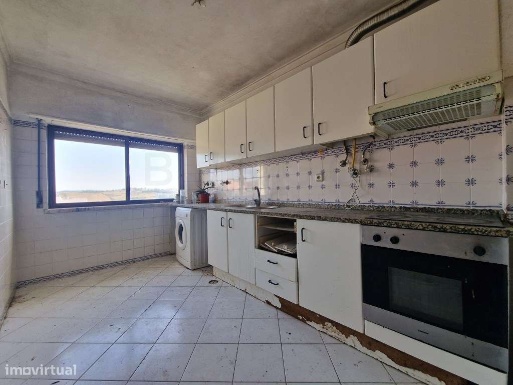 Espaçoso apartamento T2, localizado em São Marcos, Cacém.-12