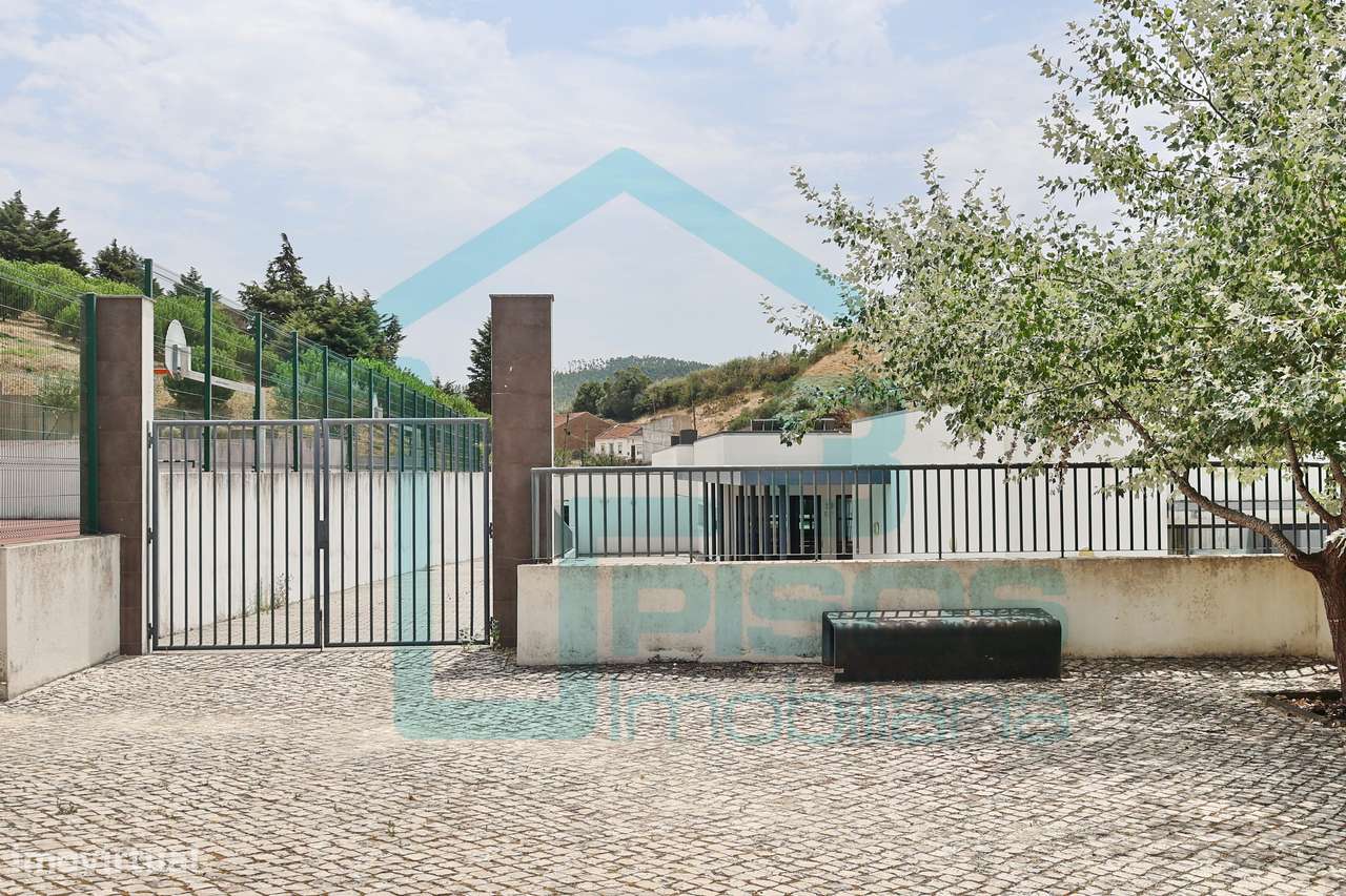 Moradia para recuperar 323 m², dois pisos, 25 minutos de Torres Vedras-38