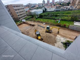 PS - Apartamento T1 Novo, ÚLTIMO PISO  garagem em condomínio fechado. - Grande imagem: 3/17