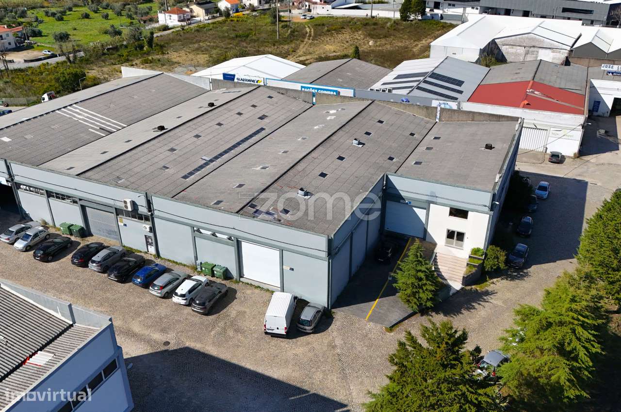 Armazém em excelente estado de conservação, com 3300m2 em Antanhol - Grande imagem: 3/16