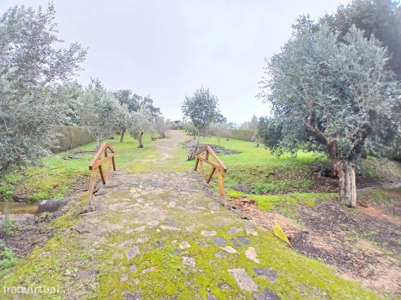 Moradia T4 com Piscina e Terreno Próxima de Constância-18