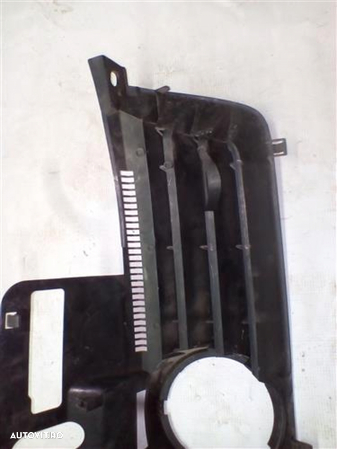 Grila radiator Volkswagen Polo 9N An 2001-2005 cod 6Q0853651C - 5