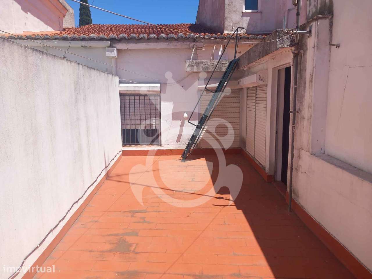 Venda Conjunta - Moradia e Espaço Comercial-26