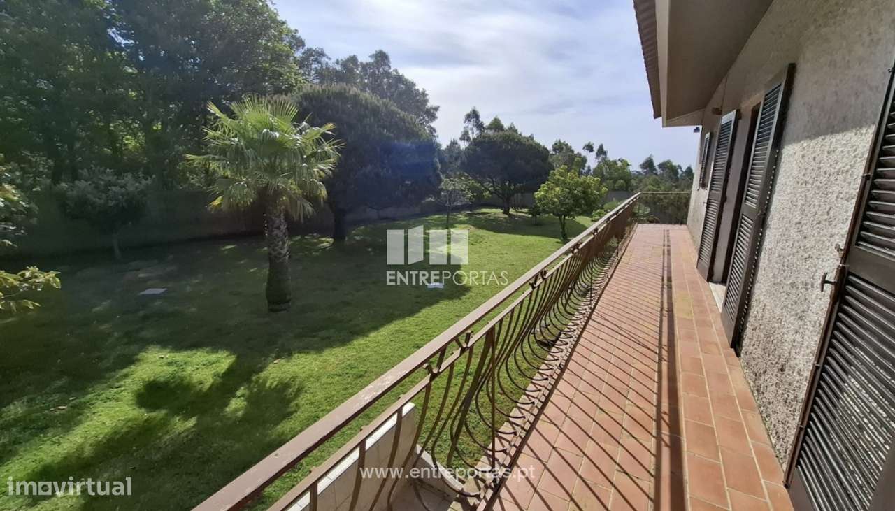 Venda de Moradia V5 individual, com 5530m2 terreno, Terroso, P. Varzim - Grande imagem: 5/36