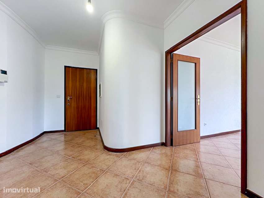 Apartamento T2 em São João de Ver-1