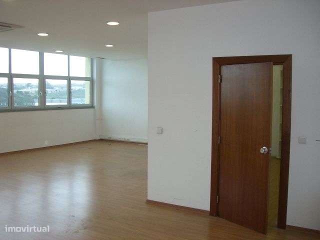 Armazém 110 m2 para arrendamento CONSIGLIERI PARK - Grande imagem: 5/11