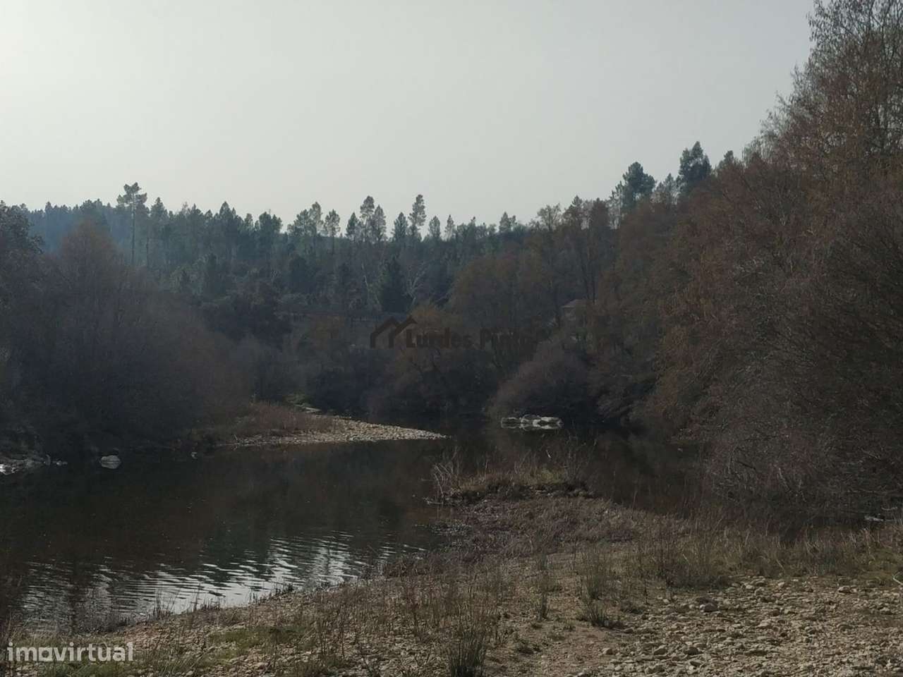 Quinta à beira do rio - Grande imagem: 2/11