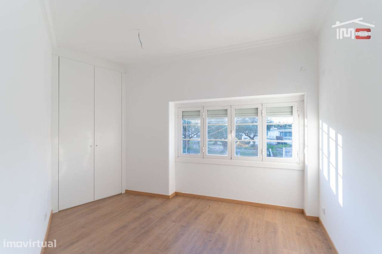 OPORTUNIDADE INVESTIMENTO - APARTAMENTO T4 CONVERTIDO EM T5 COM TER...-21