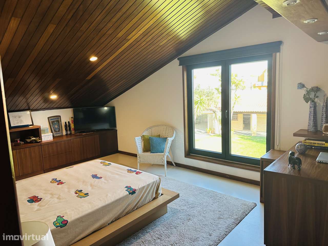 Moradia T4 de charme com grande jardim em zona tranquila-24