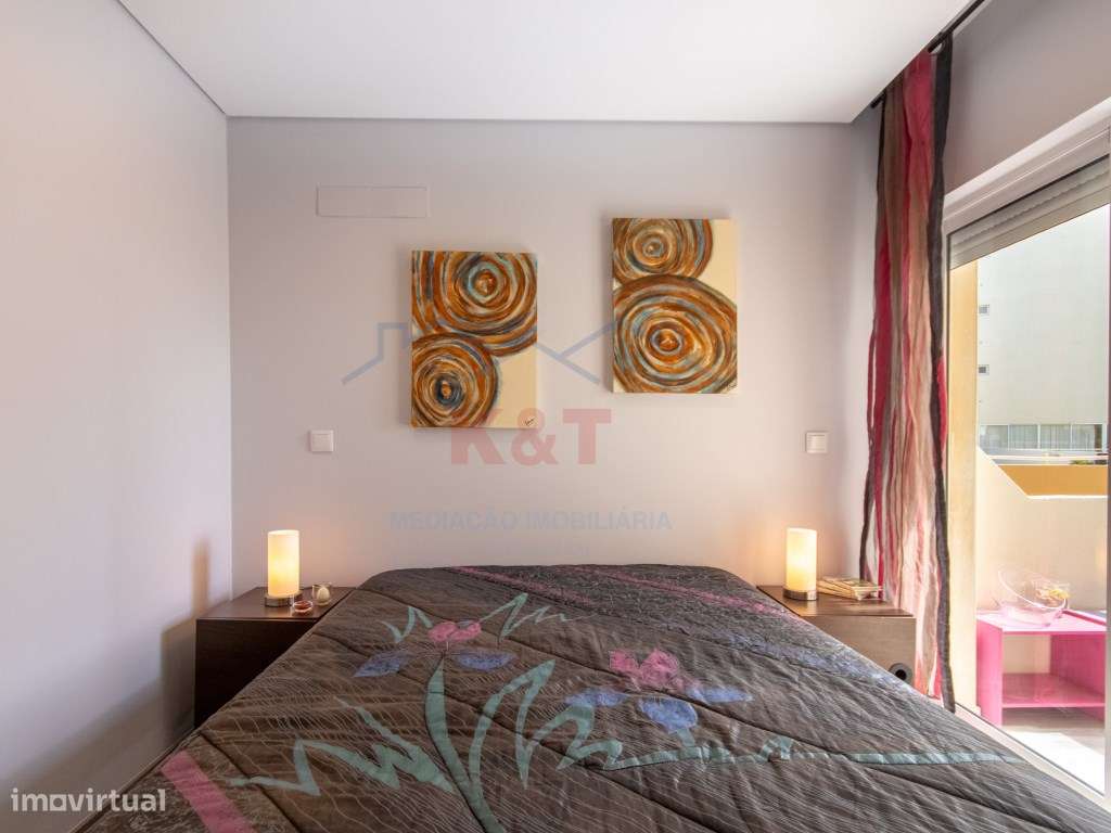 T2 remodelado na 1ª linha da Praia da Rocha-27