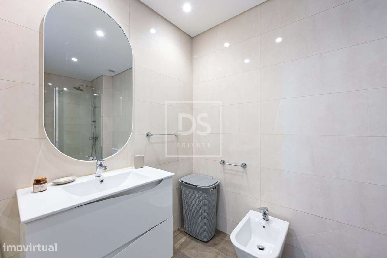 Apartamento T2 em Vilar de Pinheiro com Garagem e Carregador Elétrico-16