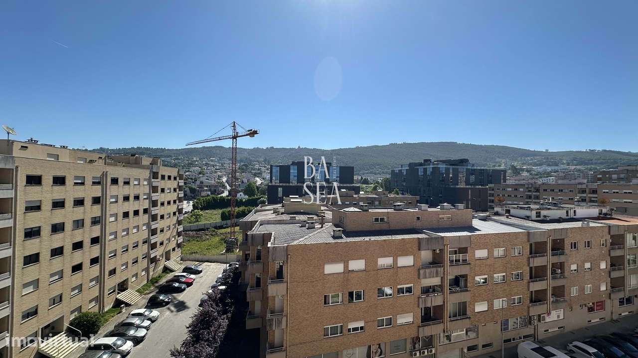 Apartamento T3 totalmente remodelado em Lamaçães Braga-21