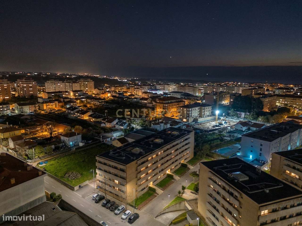 Luminoso T3+1 com Escritório e Varandas – Canidelo, Gaia-38