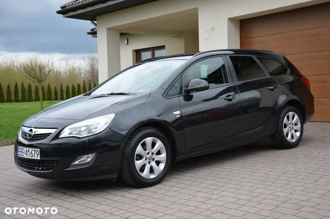 Opel Astra 1.4 Turbo Sports Tourer 150 Jahre - 1