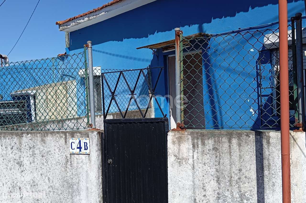 Moradia Típica do Porto em ilha junto ao terminal de Campanhã - Grande imagem: 2/13