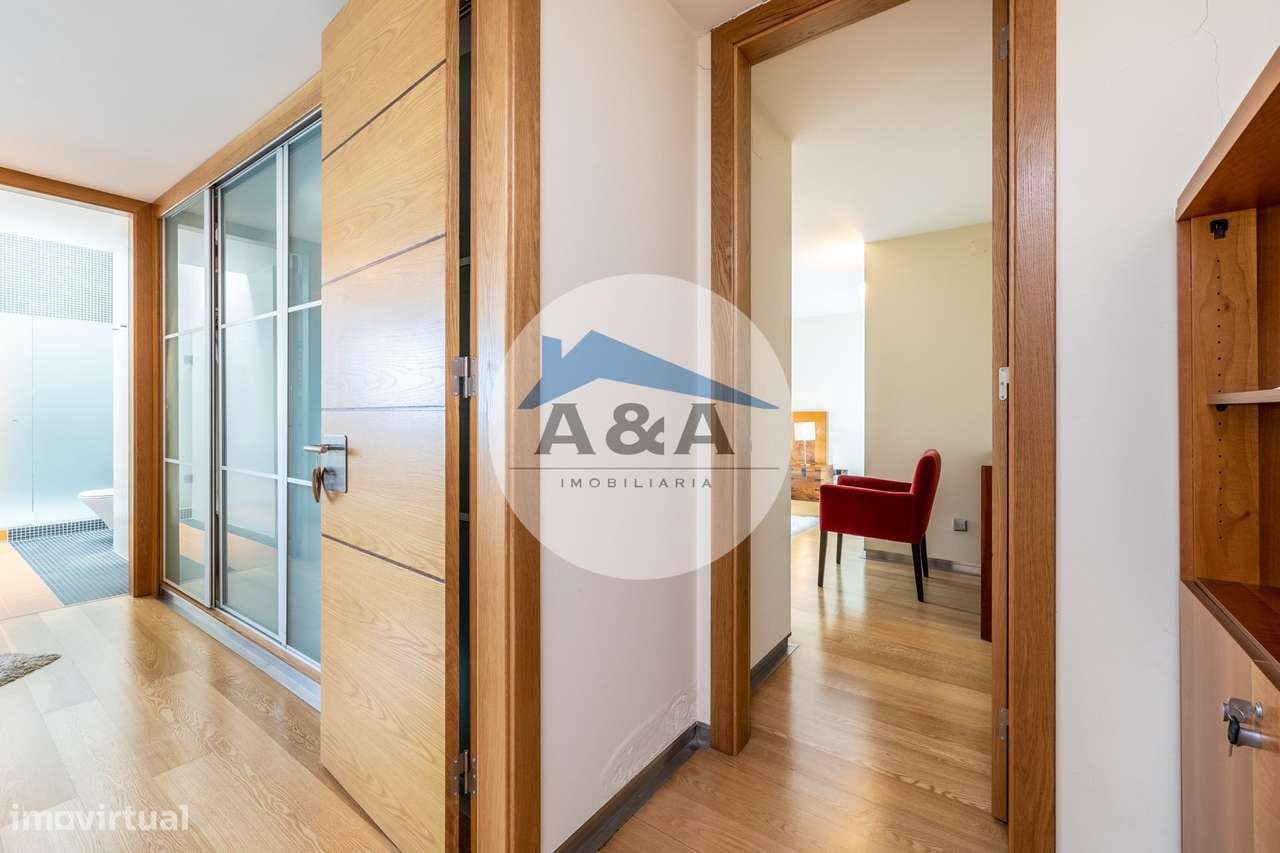 Exclusiva Propriedade de Luxo com Áreas Generosas e Próxima das Praias-28