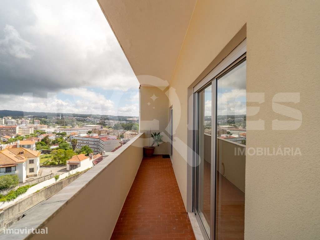 T2 de Luxo no Último Andar | Vista Mar, Serra e Cidade | Centro da ...-18