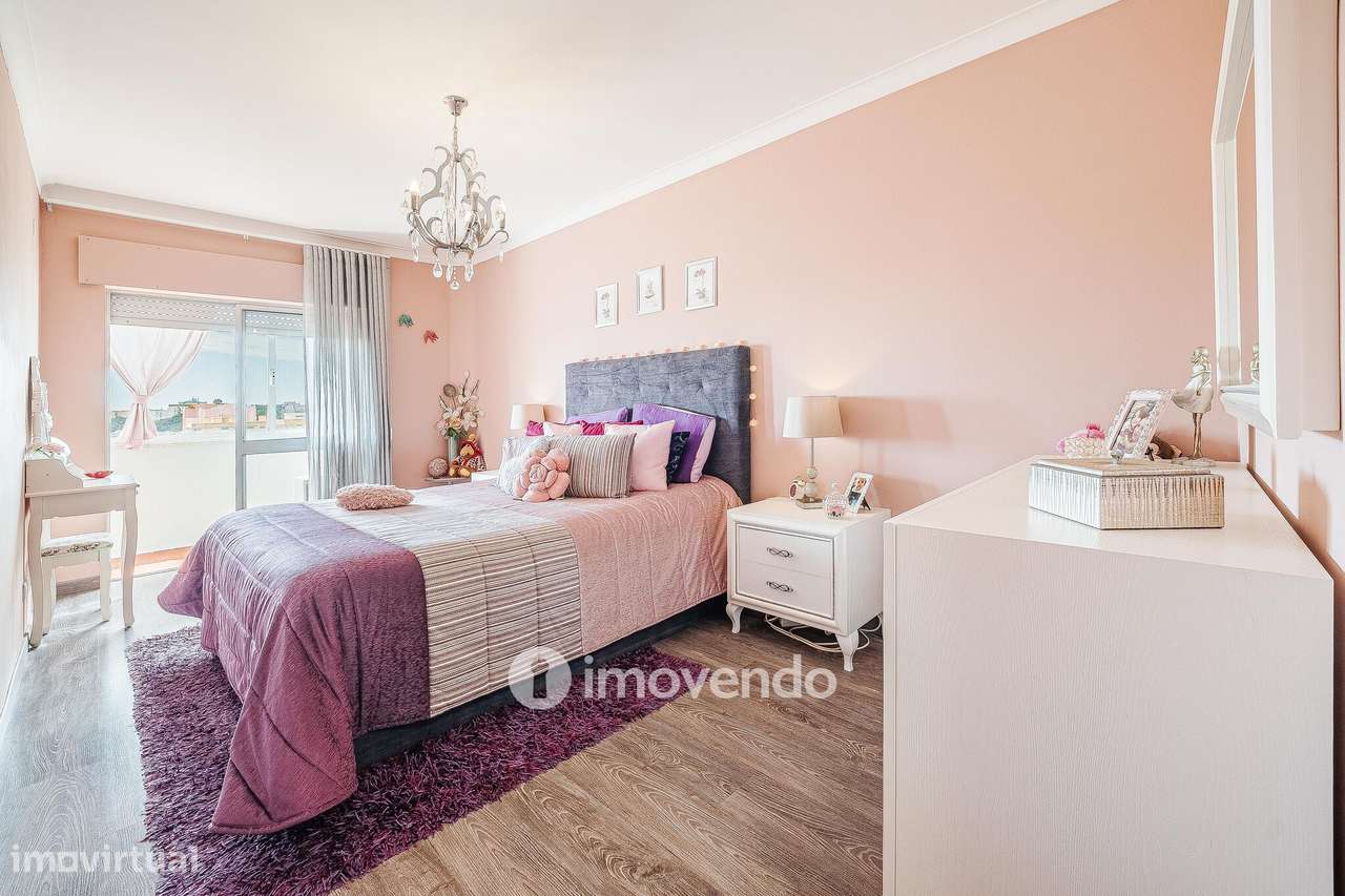 Apartamento T3, com áreas amplas, em Setúbal-32
