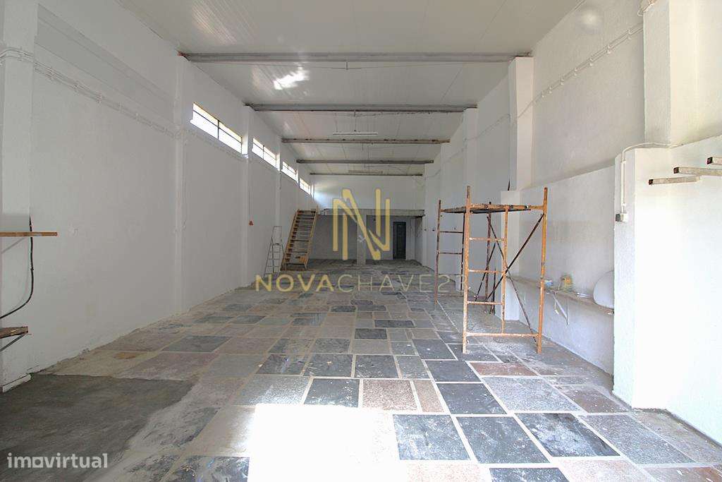 Armazém para Arrendamento em Local Privilegiado - Grande imagem: 2/9