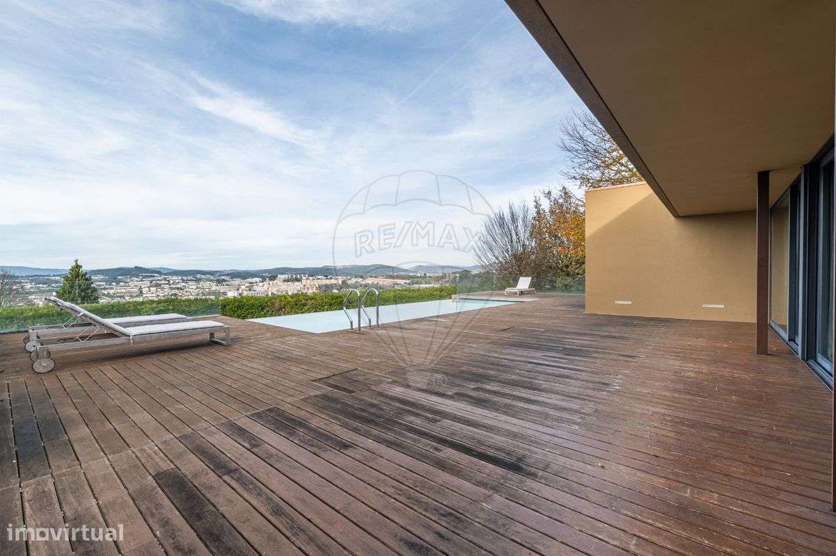 Moradia T5 para venda-23