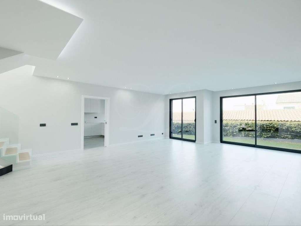 Moradia T4 | Carcavelos, Cascais. - Grande imagem: 5/35