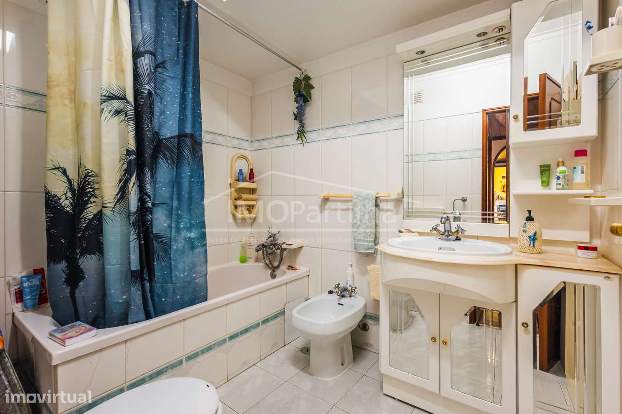 Apartamento T2 C/ Parqueamento Queluz-12