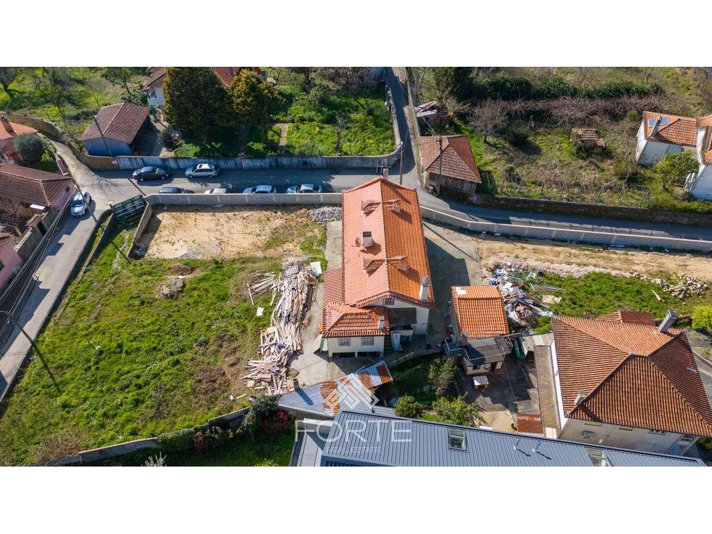 Moradia e Terreno para Venda em Oliveira de Azemeis-11