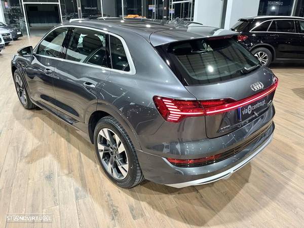 Audi e-tron 55 quattro S line - 32