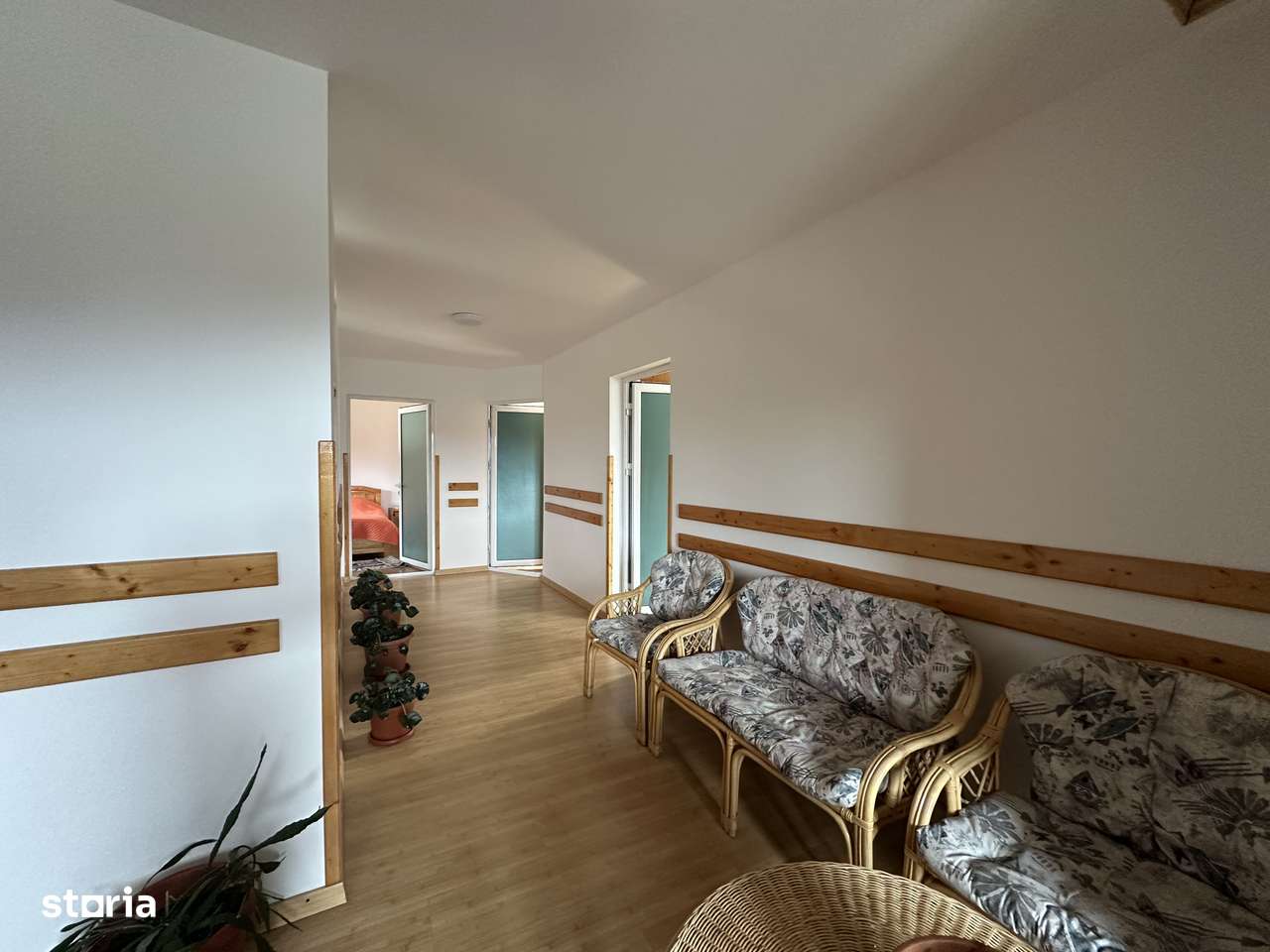 Agentia imobiliara VIGAFON vinde pensiune-casa de vacanta Predeal-14