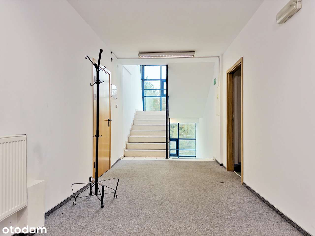 Przytulny lokal z dużym tarasem + m.p + klimatyzacja | ul. Kobierzycka-10