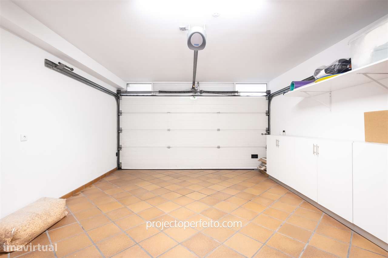 Moradia de tipologia T4+1 para venda em Perosinho, Vila Nova de Gaia-25