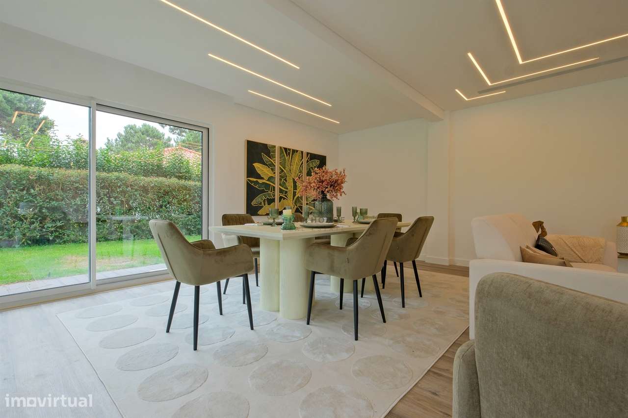 Moradia T4 de Luxo Totalmente Remodelada na Herdade da Aroeira-9