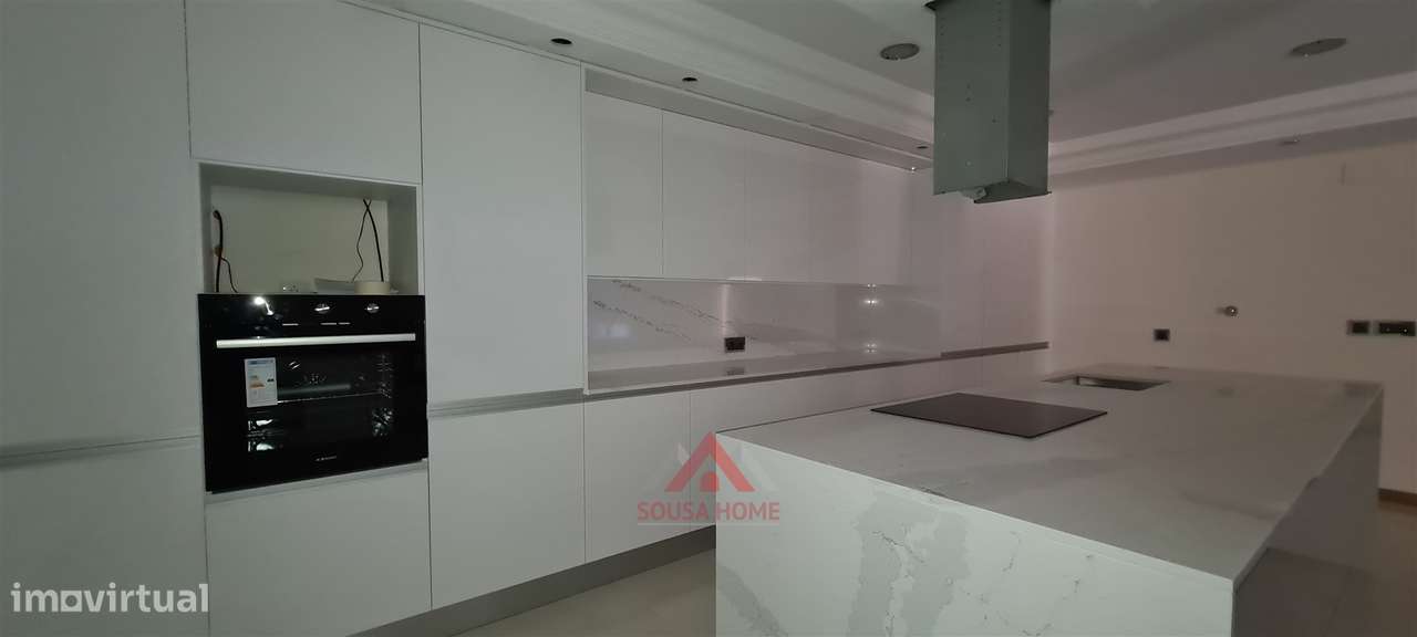 Moradia T7 + Sala c/ 100M2 + Terreno 4.666M2-14