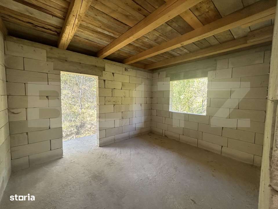 Casa la rosu in zona Bargau - Imagine principală: 4/6